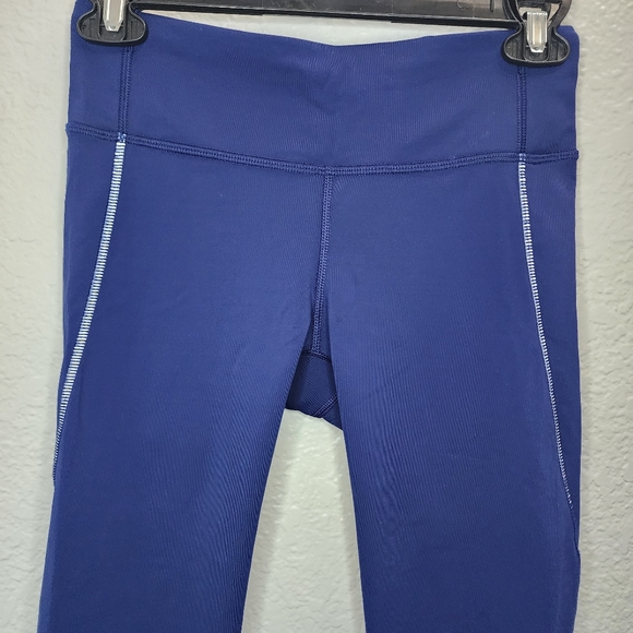 LULULEMON ATHLETICA Women's on Track Hero Blue Capri Workout Leggings - Size 4 - Picture 7 of 16